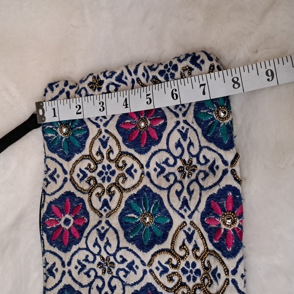 Stephanie Nicole Beaded Wristlet Pouch - Picture 8 of 9